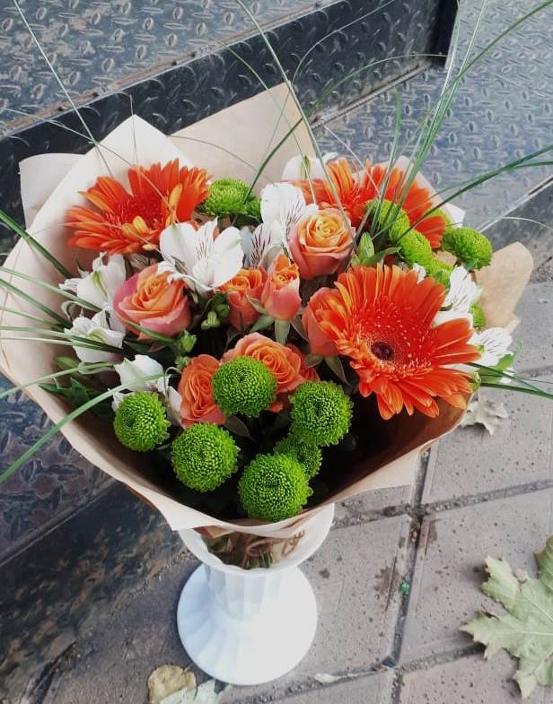 Букет цветов из: Герберы, Хризантемы, Альстромерии и Розы в Любучаны
