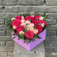 Цветочная композиция из Розы в коробке в Любучаны