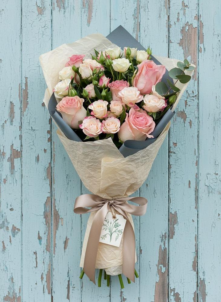 Букет цветов из: Розы в Любучаны