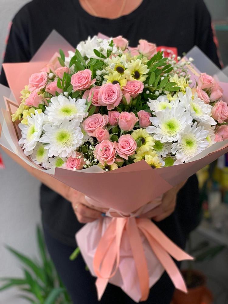 Букет цветов из: Розы и Хризантемы в Любучаны