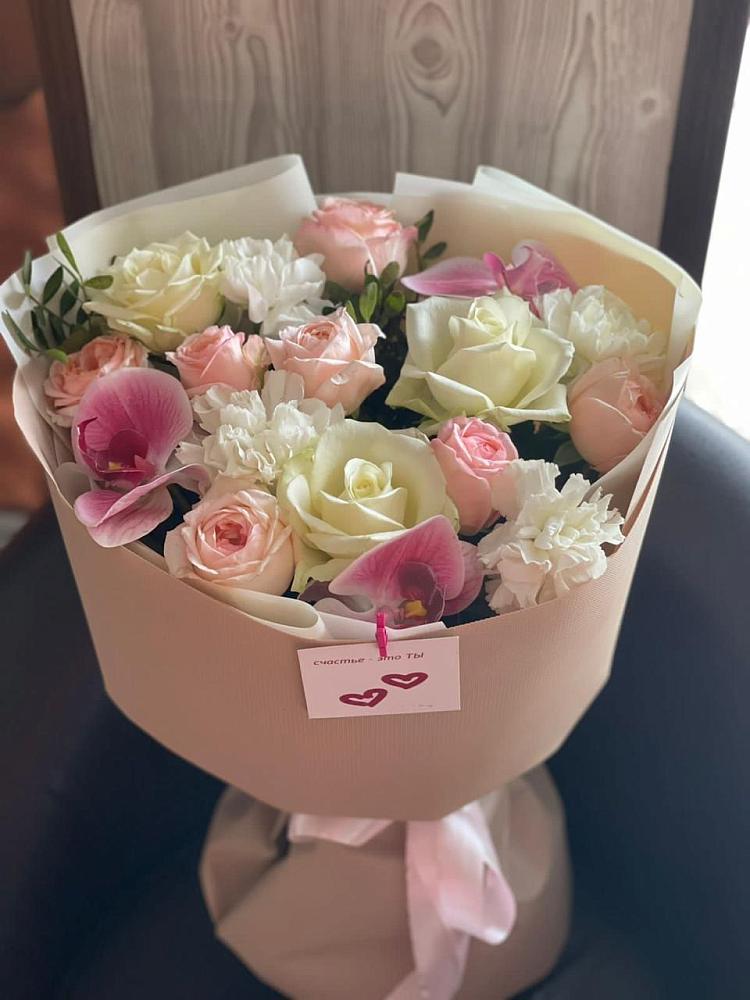 Букет цветов из: Орхидеи, Розы и Гвоздики в Любучаны