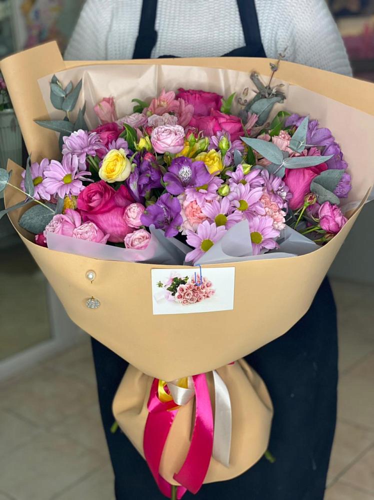 Букет цветов из: Хризантемы, Гвоздики и Альстромерии в Любучаны