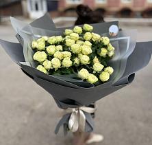 Букет Белые кустовые розы Солинеро в Любучаны