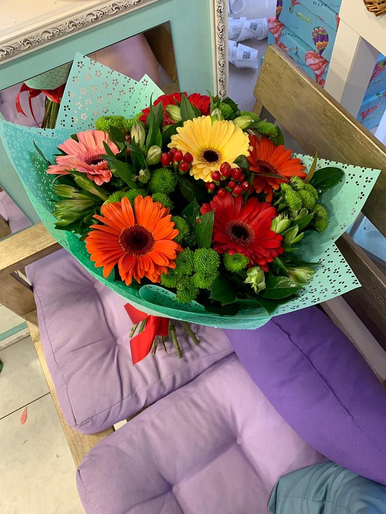 Букет цветов из: Герберы, Хризантемы и Альстромерии в Любучаны