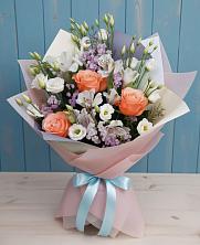 Букет цветов из:  Лизиантусы, Розы, Альстромерии и Гипсофила в Любучаны