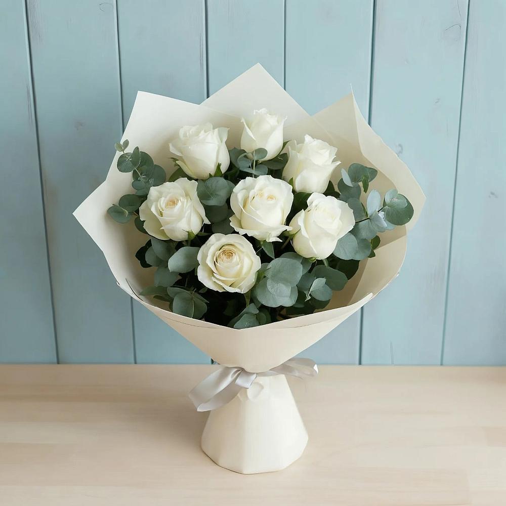 Букет Белые розы в Эвкалипте в Любучаны