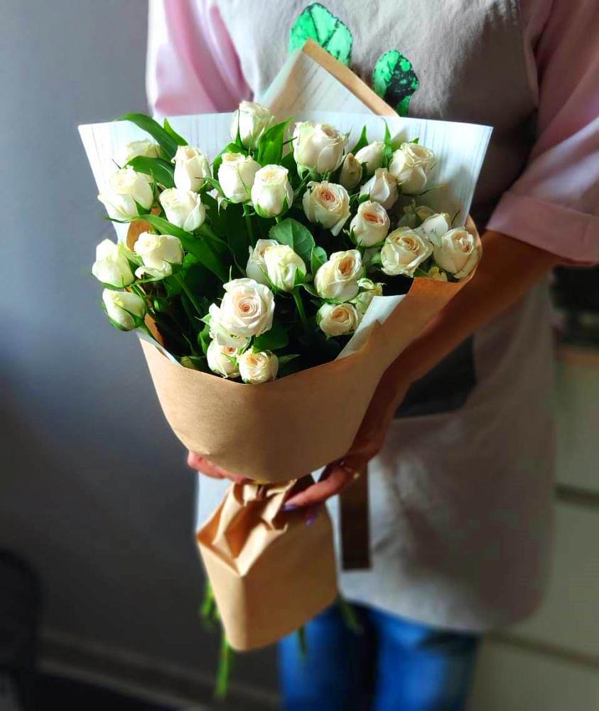 Букет цветов из: Розы в Любучаны