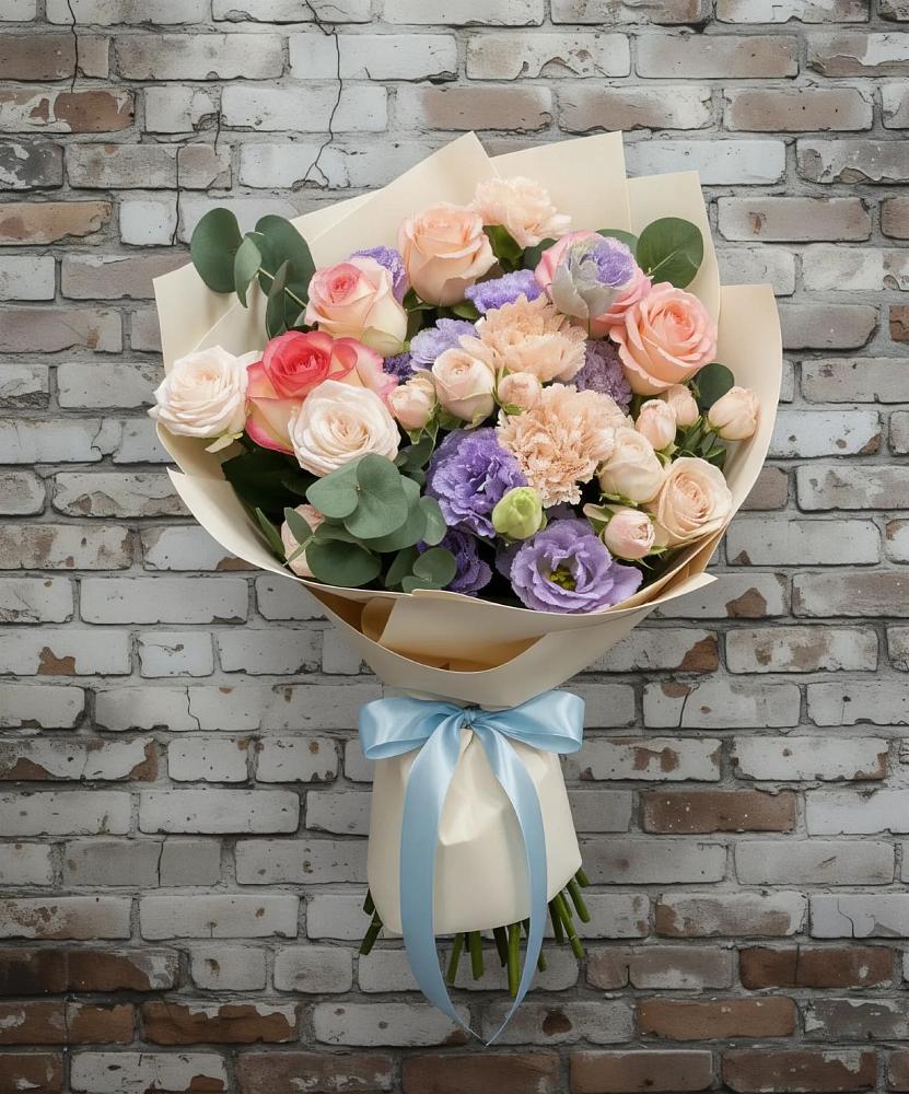 Букет цветов из: Розы, Лизиантусы и Гвоздики в Любучаны