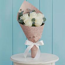 Букет цветов из:  Розы в Любучаны