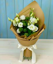 Букет цветов из:  Хризантемы и Лизиантусы в Любучаны