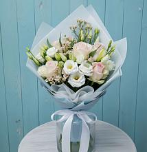 Букет цветов из:  Розы и Лизиантусы в Любучаны