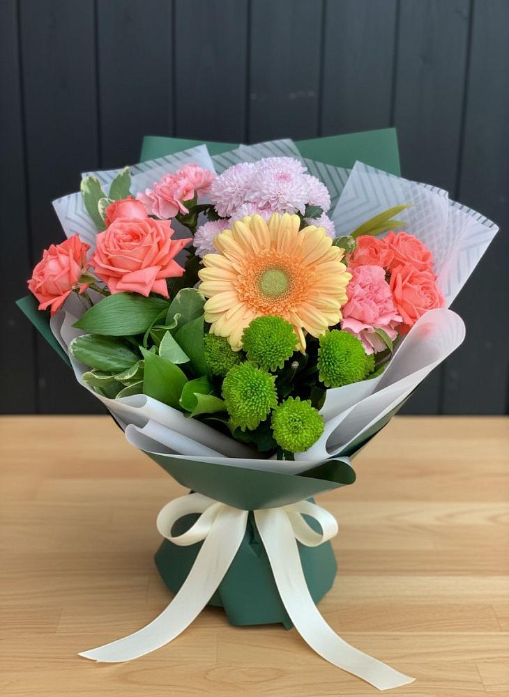 Букет цветов из: Гвоздики, Розы, Герберы и Хризантемы в Любучаны