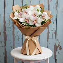 Букет цветов из:  Орхидеи и Розы в Любучаны